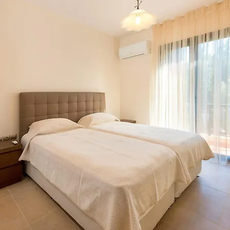 Seven Springs Artemis *